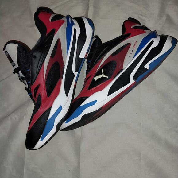 Men's PUMA Sneakers, retro-inspired design, with bold color palette, Size 8.5 - Picture 3 of 4